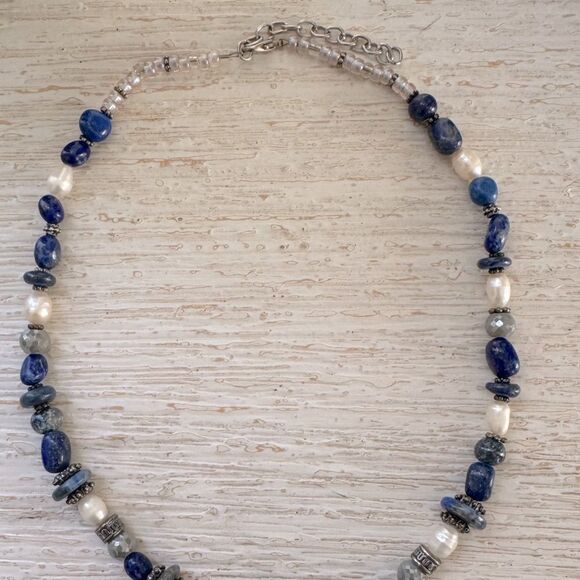 Handmade Blue Lapis Lazuli Silver Pearl Beaded Necklace - Picture 6 of 7